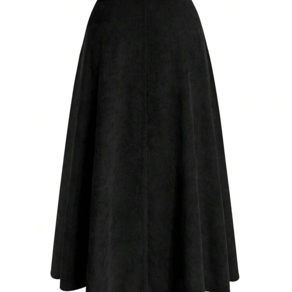 Plus size button through skirt - Picture 10 of 15